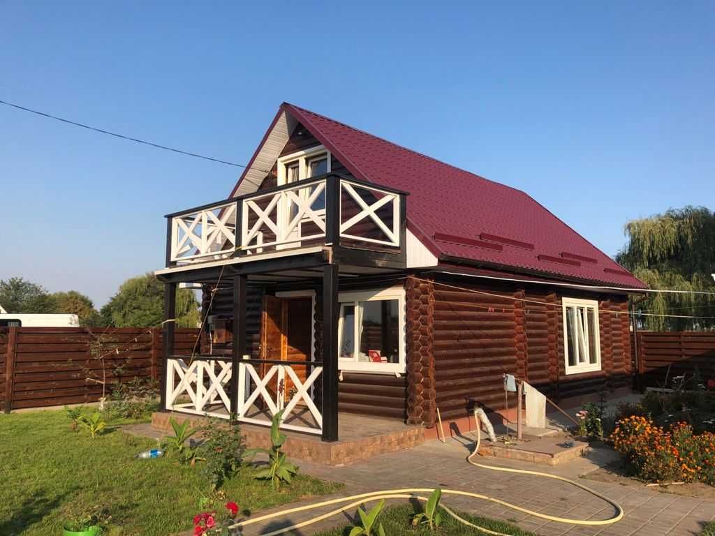 Продаєтья житловий будинок з просторою альтанкою та баньою