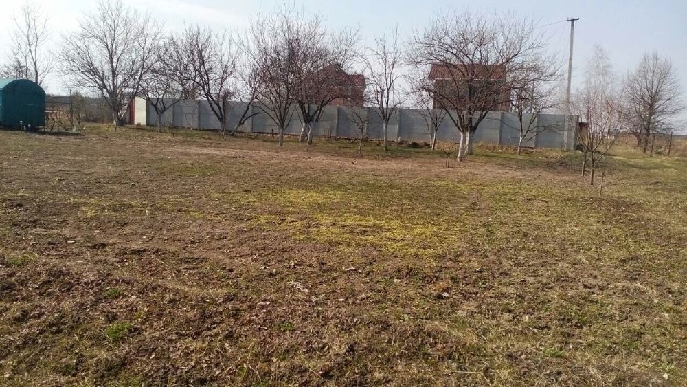 Продам садово-огородну ділянку 0,9 га ст. Півні, фастівського р-ну