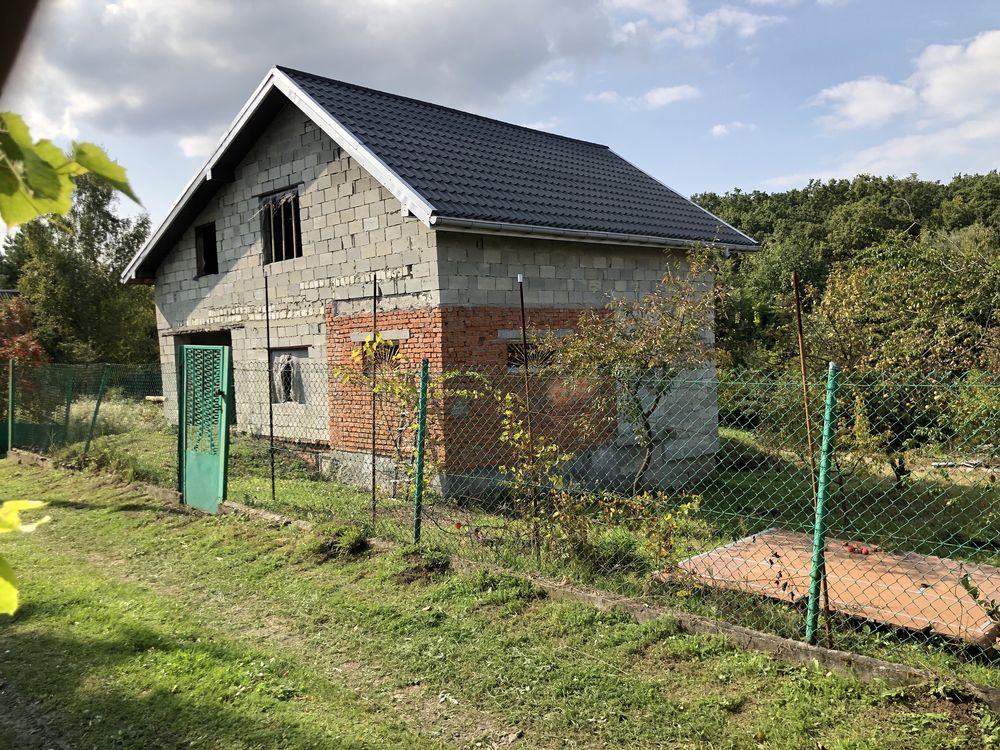 Продам Будинок з гаражем в Солонці 5км до Львова (дачний кооператив)