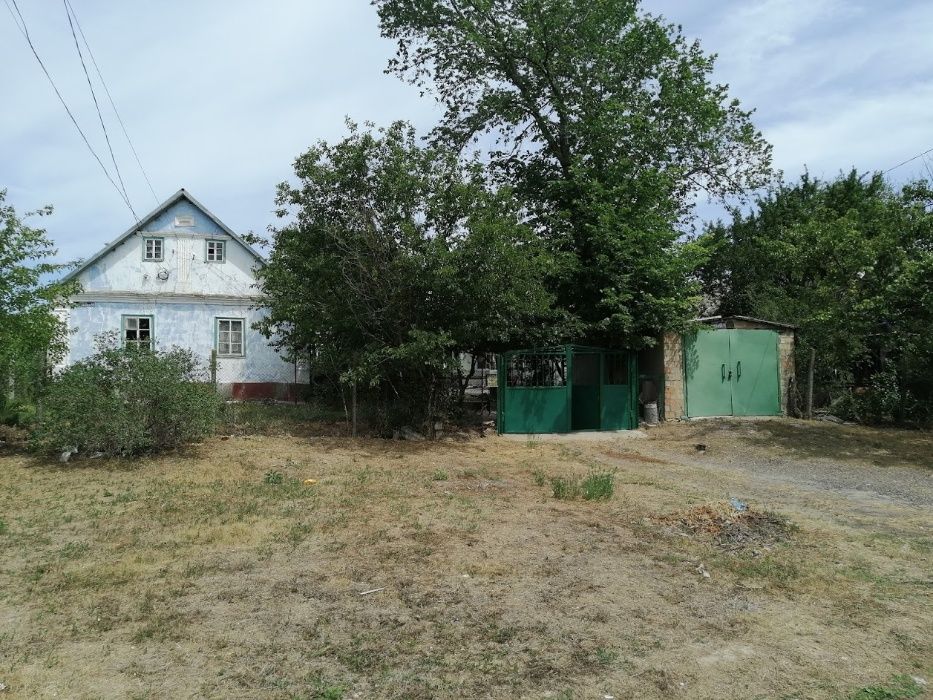 Продам участок с двумя домами в пгт Великодолинское
