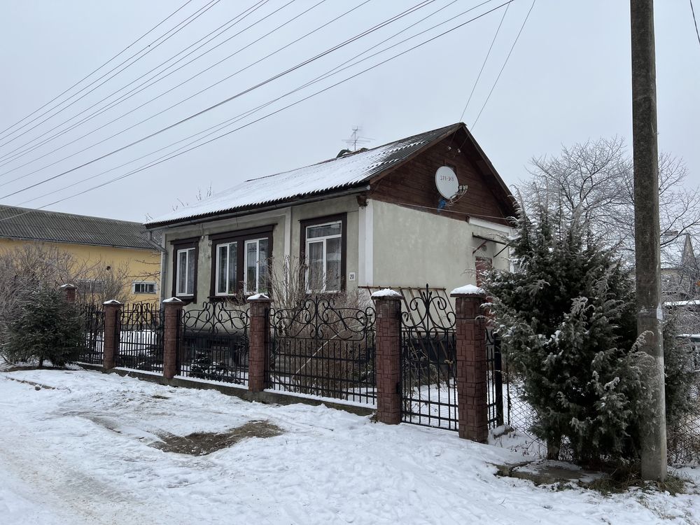 Будинок ( особняк , дім , хата ) у центрі міста Дрогобич